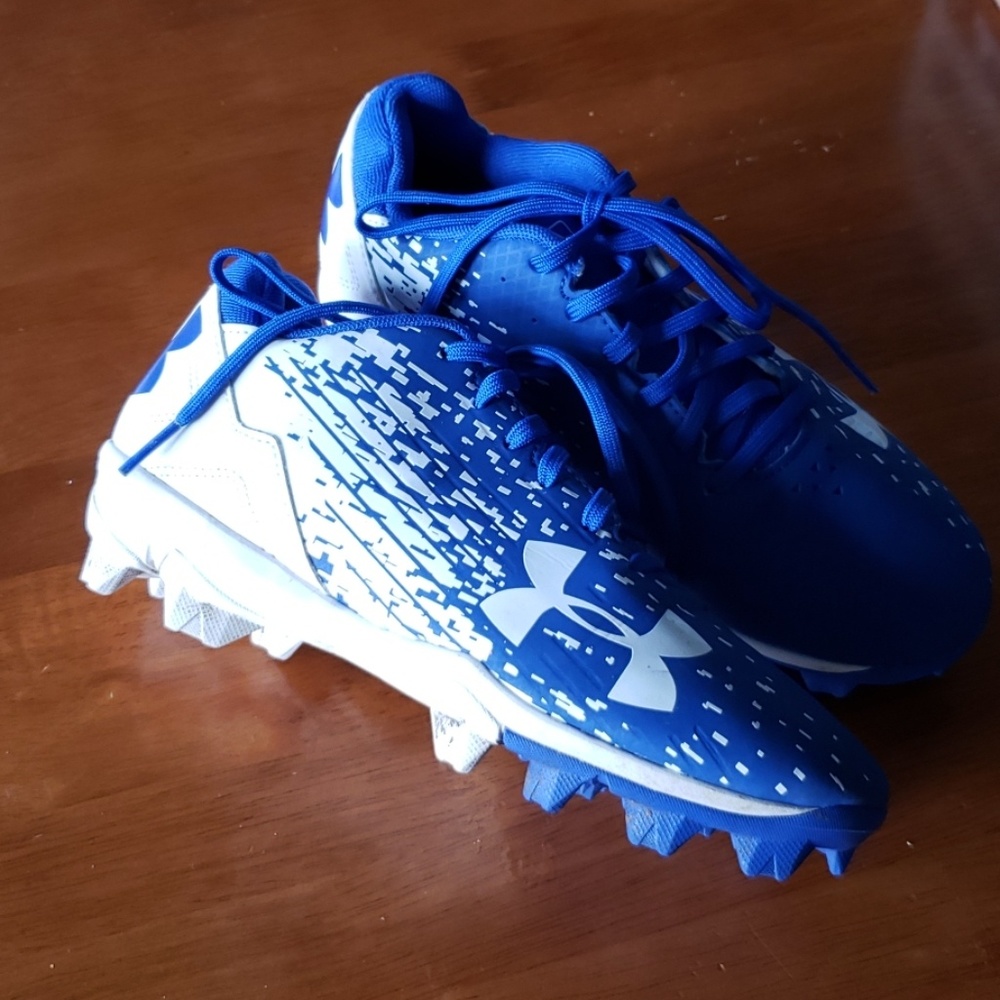 Boys cleats